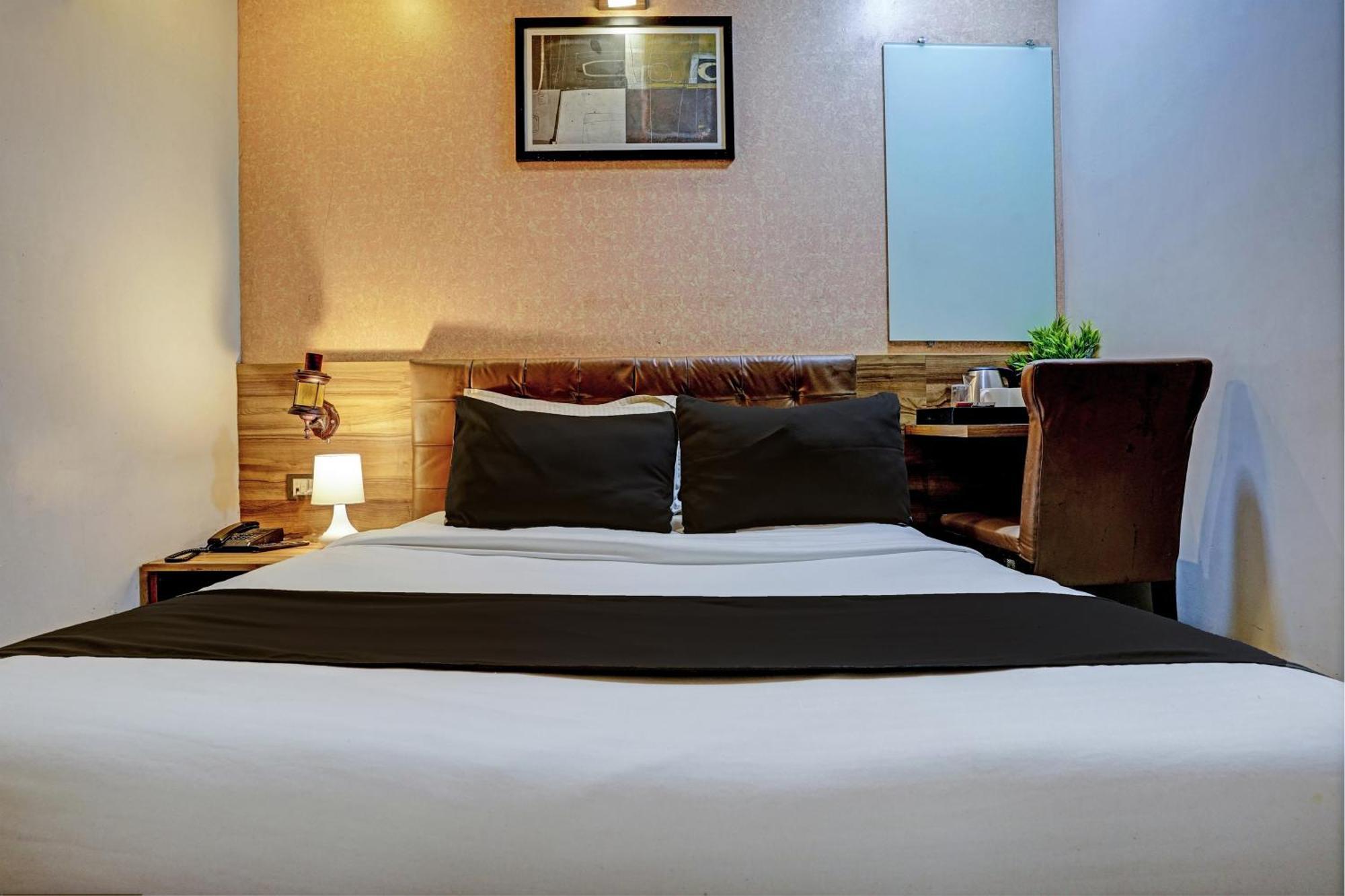 Hotel O Blue Inn Residence Near R City Mall Bombay Eksteriør billede