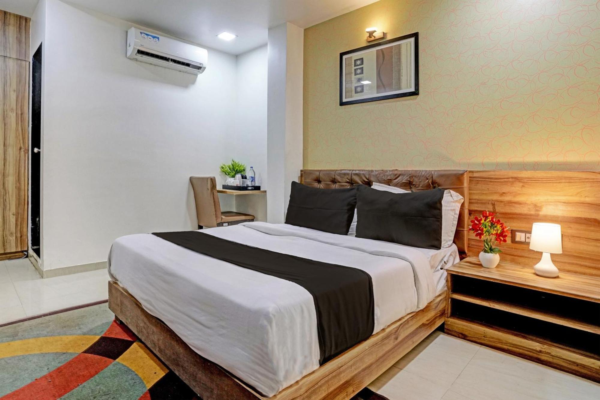 Hotel O Blue Inn Residence Near R City Mall Bombay Eksteriør billede