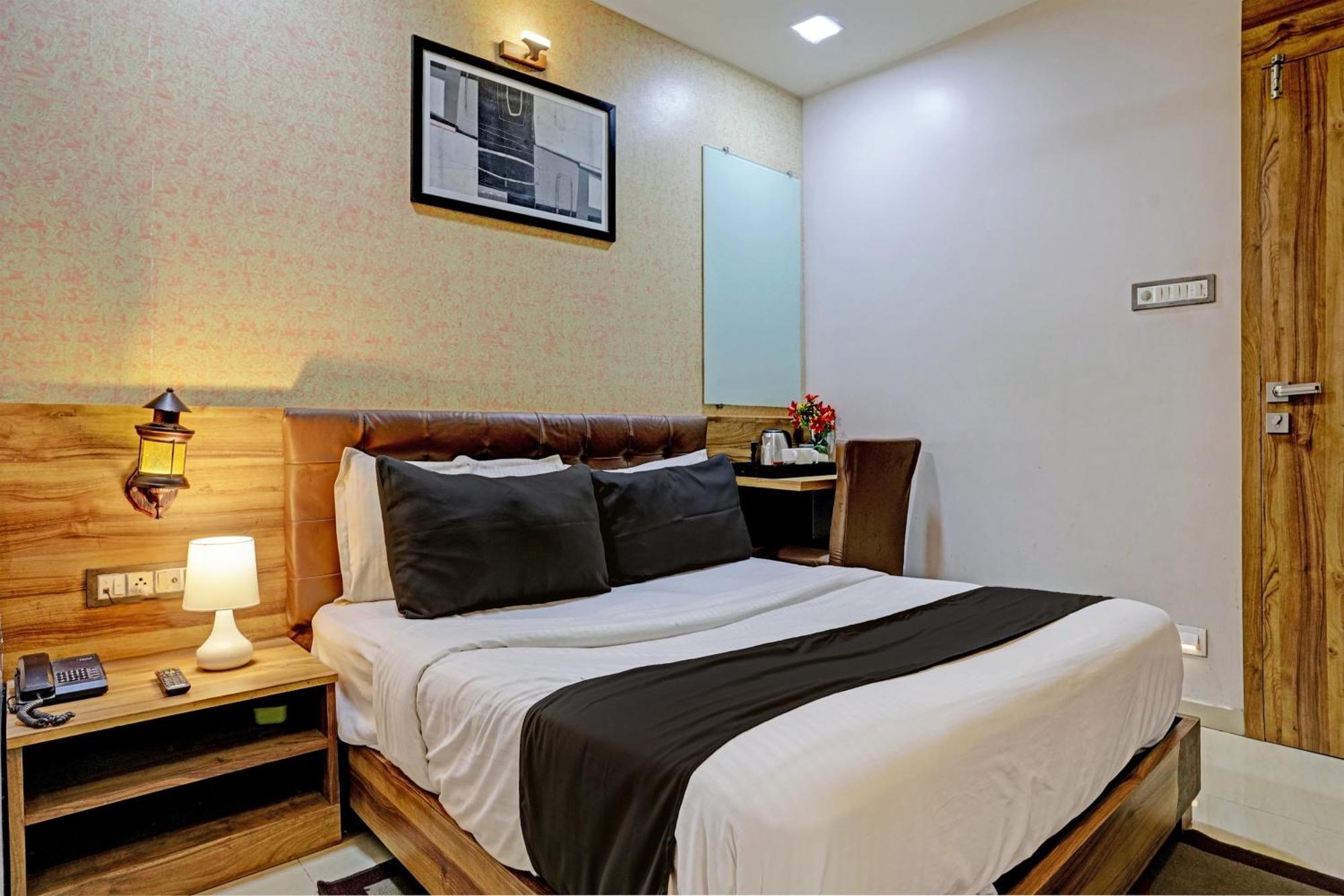Hotel O Blue Inn Residence Near R City Mall Bombay Eksteriør billede
