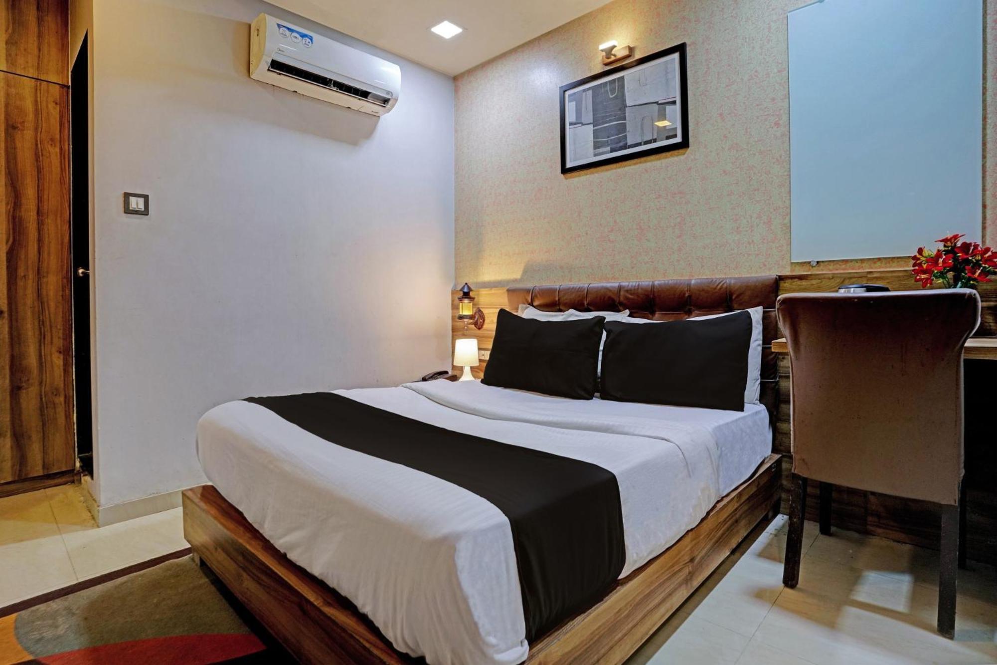 Hotel O Blue Inn Residence Near R City Mall Bombay Eksteriør billede