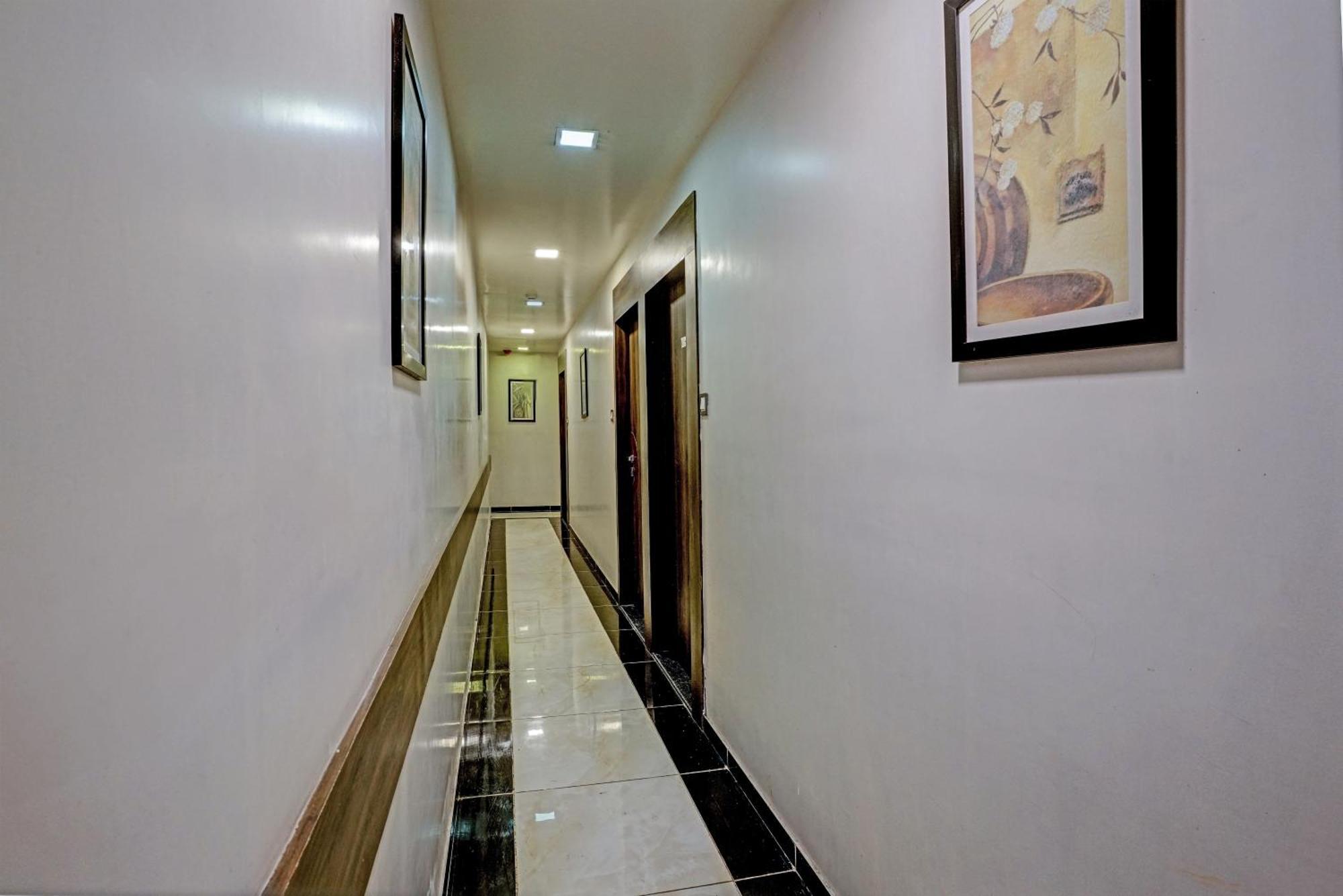 Hotel O Blue Inn Residence Near R City Mall Bombay Eksteriør billede
